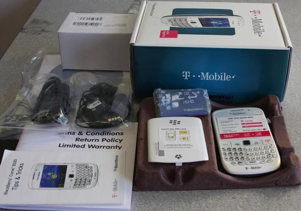 New Unlocked Blackberry 8520 White; NEW BATTERY COVER; NEW BATTERY 