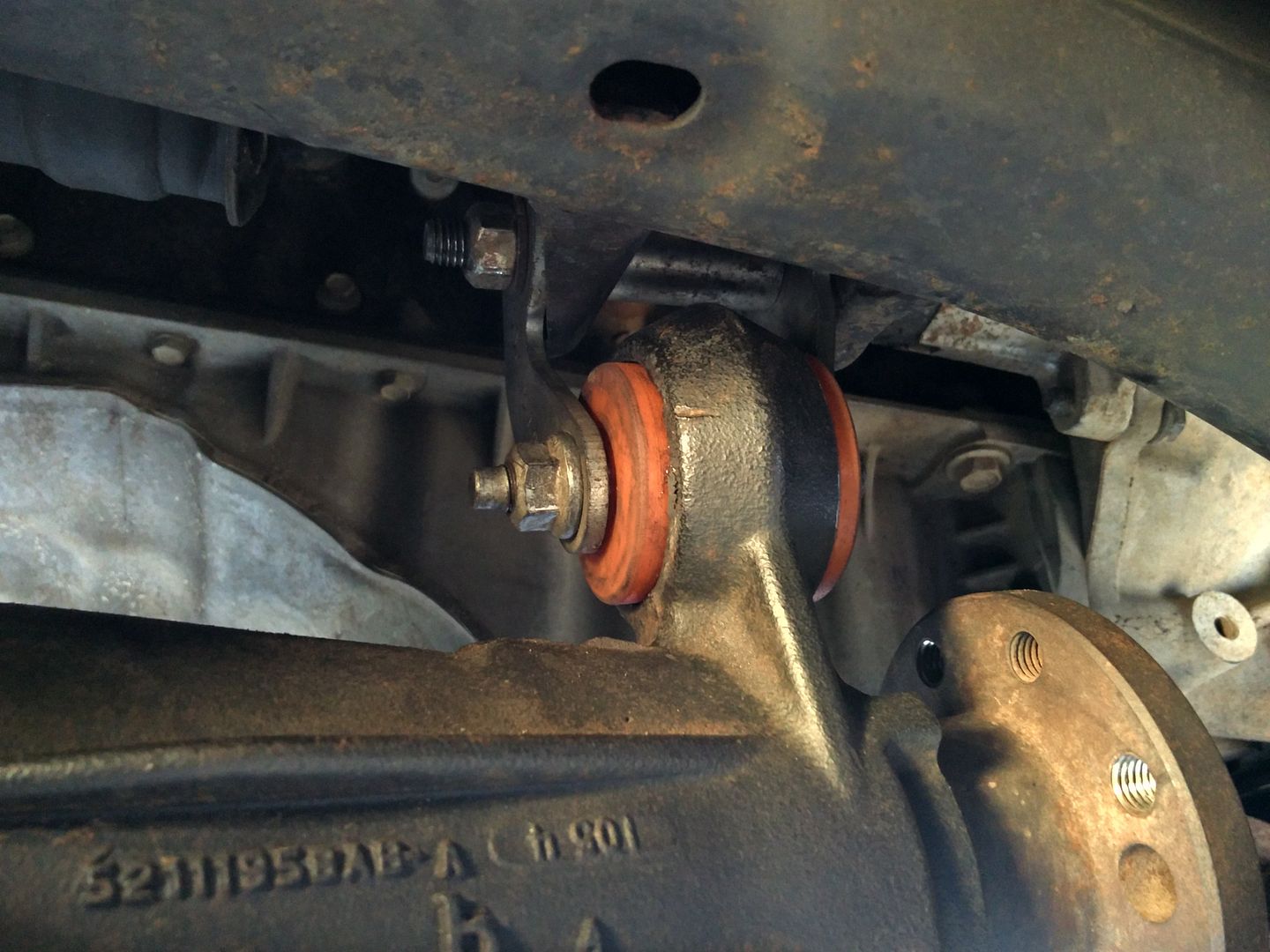 Font axle mount bushing parts ebay Jeep Commander Forum