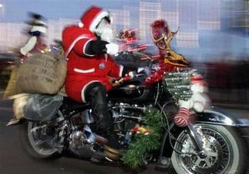 http://i595.photobucket.com/albums/tt37/GregBarna/santa-claus-moto.jpg